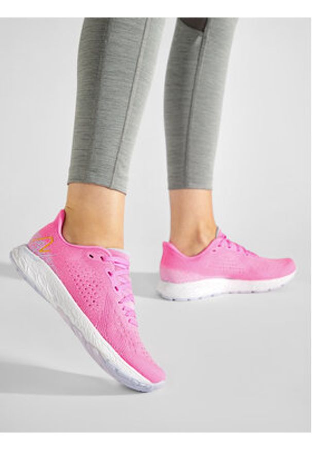 New Balance Buty do biegania Fresh Foam Tempo v2 WTMPOLL2 Różowy. Kolor: różowy. Materiał: materiał