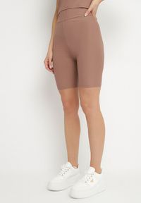Born2be - Ciemnobeżowy Prążkowany Komplet Top na Ramiączkach i Szorty Kolarki Mevola. Kolor: beżowy. Materiał: prążkowany #7