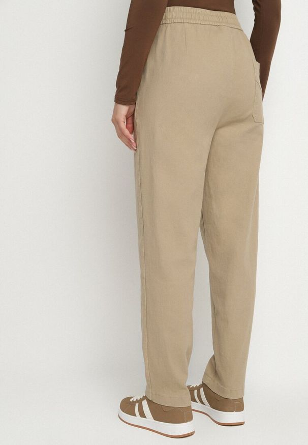 Born2be - Beżowe Spodnie Bawełniane w Stylu Mom Fit ze Sznurkiem Adenelle. Okazja: na co dzień. Kolor: beżowy. Materiał: bawełna. Styl: casual