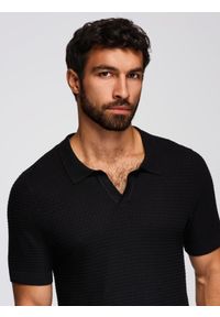 Ombre Clothing - Dzianinowa koszulka męska polo bez zapięcia – czarna V3 - Rozmiar: S. Okazja: na co dzień. Typ kołnierza: polo. Kolor: czarny. Materiał: dzianina. Wzór: gładki, ze splotem. Styl: klasyczny, casual