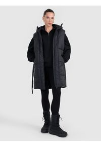 4f - 4F Długi bezrękawnik puchowy z wypełnieniem syntetycznym damski - czarny XS. Okazja: na co dzień. Typ kołnierza: kaptur. Kolor: czarny. Materiał: syntetyk, puch. Długość rękawa: bez rękawów. Długość: długie. Wzór: gładki. Styl: casual #2