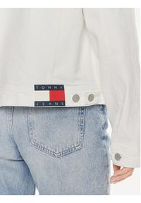 Tommy Jeans Kurtka jeansowa DW0DW17658 Biały Regular Fit. Kolor: biały. Materiał: bawełna #4