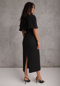 Renee - Czarna Sukienka VICES o Dopasowanym Kroju z Narzutką Kelaleno. Okazja: na randkę, na imprezę. Kolor: czarny. Materiał: poliester. Długość rękawa: na ramiączkach. Typ sukienki: dopasowane #6