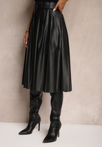 Renee - Czarna Plisowana Spódnica w Stylu Preppy o Rozkloszowanym Kroju High Waist z Paskiem Iriviel. Okazja: na co dzień, na imprezę. Stan: podwyższony. Kolor: czarny. Styl: elegancki, casual #5