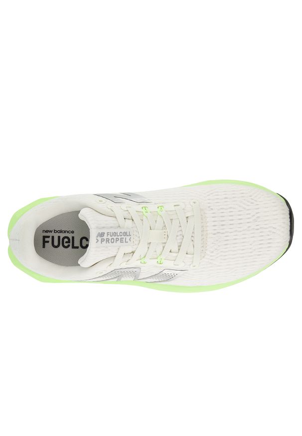 Buty damskie New Balance FuelCell Propel v5 WFCPR4T3 – beżowe. Okazja: na co dzień. Kolor: beżowy. Materiał: materiał, syntetyk, guma, poliester. Szerokość cholewki: normalna. Sport: fitness, bieganie