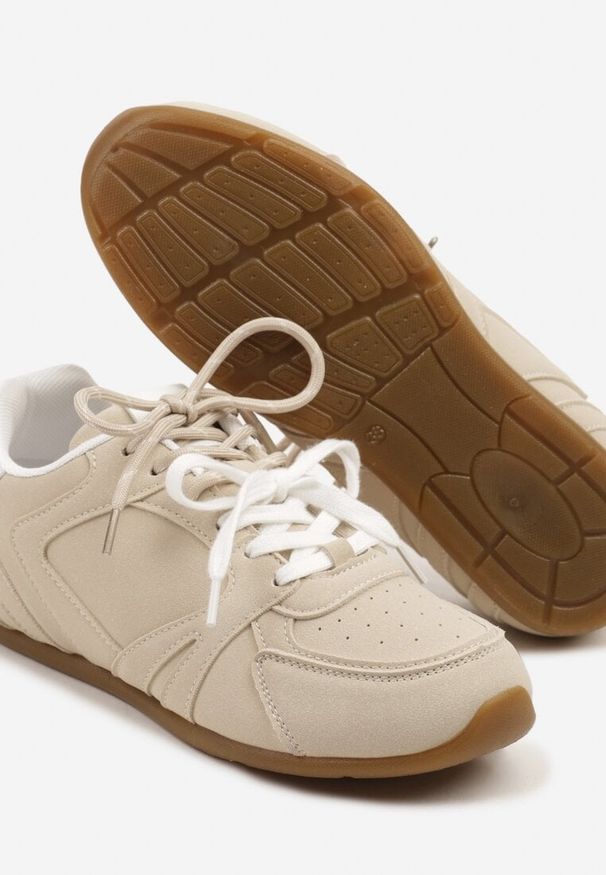 Renee - Beżowe Sneakersy Ozdobione Przeszyciami i Podwójnym Sznurowaniem Telisaria. Okazja: na co dzień. Zapięcie: sznurówki. Kolor: beżowy. Materiał: jeans. Wzór: aplikacja