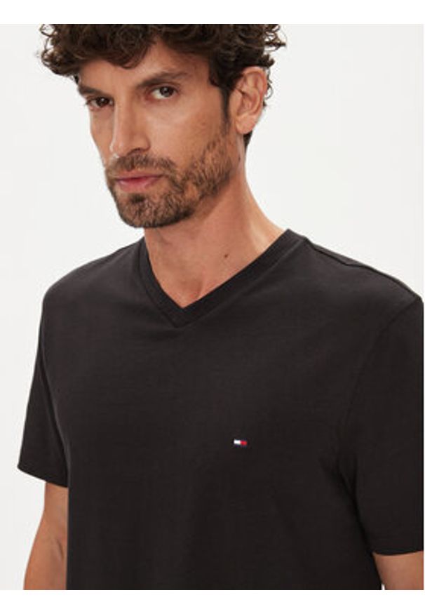 TOMMY HILFIGER - Tommy Hilfiger T-Shirt Essential MW0MW39249 Czarny Regular Fit. Kolor: czarny. Materiał: bawełna