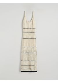 Reserved - Dzianinowa sukienka maxi na ramiączkach - kremowy. Kolor: kremowy. Materiał: dzianina. Długość rękawa: na ramiączkach. Długość: maxi