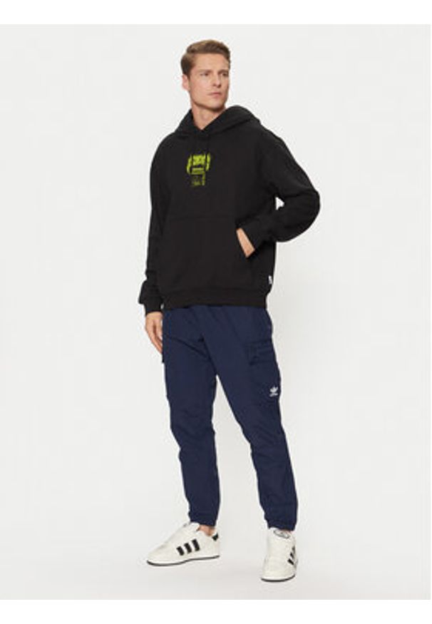 Adidas - adidas Spodnie dresowe Trefoil Essentials Woven Cargo JD2454 Granatowy Regular Fit. Kolor: niebieski. Materiał: syntetyk