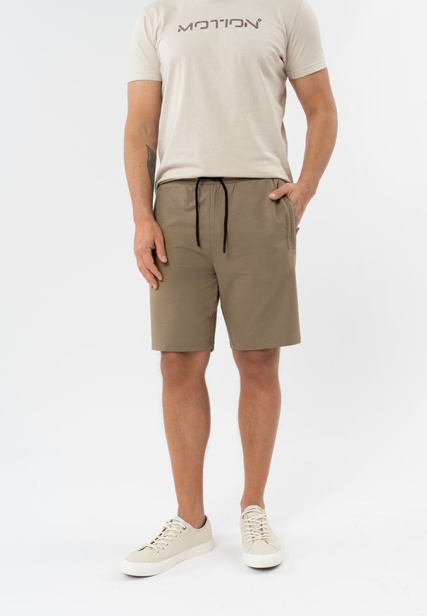 Volcano - Klasyczne szorty dresowe M-MERO. Okazja: na co dzień. Materiał: dresówka. Długość: krótkie. Styl: klasyczny