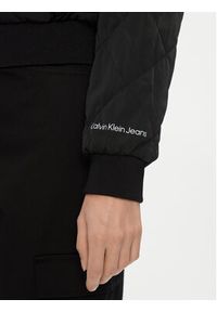 Calvin Klein Jeans Kurtka bomber J20J222587 Czarny Regular Fit. Kolor: czarny. Materiał: syntetyk
