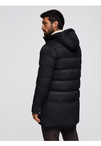Ombre Clothing - Długa pikowana kurtka męska z kapturem – czarna V1. Okazja: na co dzień. Typ kołnierza: kaptur. Kolor: czarny. Materiał: poliester, materiał. Długość: długie. Wzór: aplikacja. Sezon: zima. Styl: casual, elegancki #3