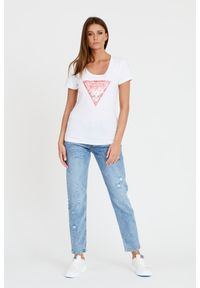 Guess - GUESS Biały t-shirt Satin Triangle Tee. Kolor: biały #2