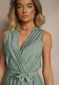 Renee - Zielony Kombinezon Taliowany z Wiskozą Ozdobiony Paskiem Evintria. Okazja: na co dzień. Kolor: zielony. Materiał: wiskoza. Wzór: aplikacja. Styl: klasyczny, elegancki, casual #3
