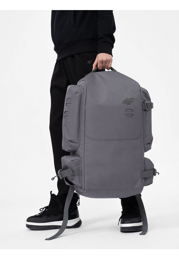 4f - Plecak miejski (31L) z kieszenią na laptopa. Kolor: szary. Materiał: materiał