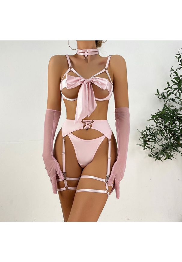 Intica - Komplet bielizny z kokardą na romantyczne wieczory Wikje. Kolor: czarny. Materiał: skóra, materiał