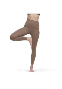 Adidas - Legginsy adidas Yoga Luxe Studio 7/8 HD4422 - brązowe. Stan: podwyższony. Kolor: brązowy. Materiał: poliester, elastan. Wzór: aplikacja. Styl: klasyczny. Sport: fitness #1