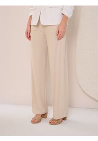 Sinsay - Wiskozowe spodnie straight leg - kremowy. Kolor: kremowy. Materiał: wiskoza #1