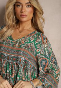 Renee - Zielona Rozkloszowana Sukienka we Wzór Paisley z Rękawem 3/4 Briarwa. Okazja: na co dzień. Kolor: zielony. Wzór: paisley. Styl: casual, elegancki