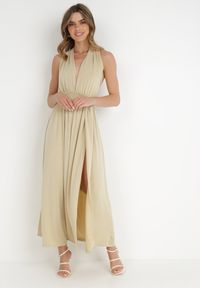 Born2be - Beżowa Sukienka Parthenope. Kolor: beżowy. Długość rękawa: bez rękawów. Typ sukienki: kopertowe. Styl: wizytowy. Długość: maxi #4