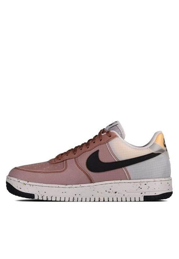Buty do chodzenia męskie Nike Air Force 1. Kolor: brązowy. Materiał: materiał, skóra, syntetyk. Szerokość cholewki: normalna. Model: Nike Air Force. Sport: turystyka piesza