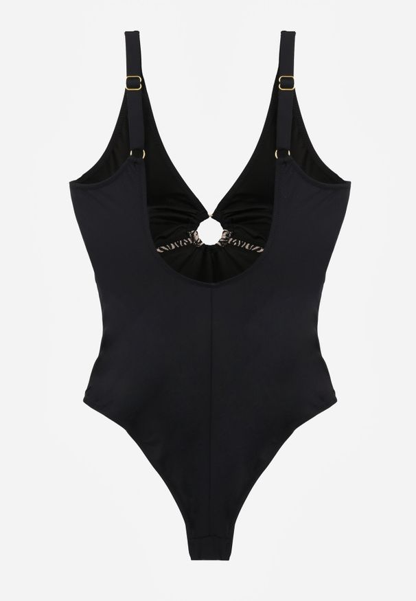 Born2be - Czarny Jednoczęściowy Strój Kąpielowy z Ozdobnym Wycięciem Klamrą i Marszczeniem Vilinaya. Kolor: czarny. Materiał: len