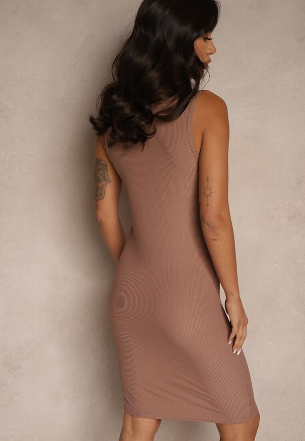 Renee - Brązowa Sukienka Typu Bodycon z Bawełną Neralissea. Okazja: na co dzień. Kolor: brązowy. Materiał: bawełna. Typ sukienki: bodycon. Styl: casual, klasyczny
