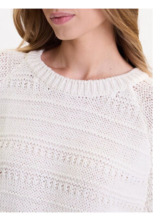 Mustang Sweter Silas 1016782 Écru Regular Fit. Materiał: syntetyk