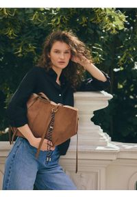 Reserved - Torebka na ramię - brązowy. Kolor: brązowy. Materiał: zamszowe. Rodzaj torebki: na ramię #1