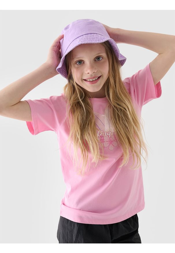 4f - 4F T-shirt regular z nadrukiem dziewczęcy - różowy 146 (10-11 lat). Okazja: na co dzień. Kolor: różowy. Materiał: bawełna, jersey, dzianina. Długość rękawa: krótki rękaw. Długość: krótkie. Wzór: nadruk. Sezon: lato. Styl: sportowy, casual, klasyczny