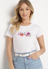 Born2be - Biało-Różowy T-shirt z Bawełny z Ozdobnym Nadrukiem Zaromeira. Okazja: na co dzień. Kolor: biały. Materiał: bawełna. Wzór: nadruk. Styl: klasyczny, elegancki, casual