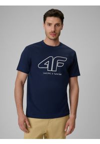 4f - 4F T-shirt regular z nadrukiem męski - granatowy L. Okazja: na co dzień. Kolor: niebieski. Materiał: bawełna, dzianina. Wzór: nadruk. Styl: sportowy, klasyczny, casual #1