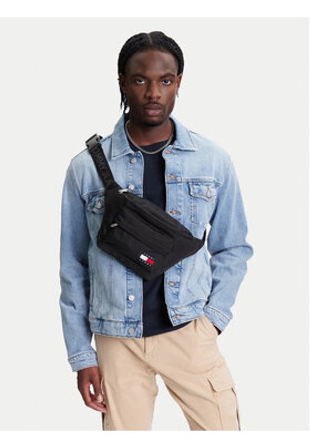 Tommy Jeans Nerka Tjm Ess Daily Bumbag AM0AM13390 Czarny. Kolor: czarny. Materiał: materiał