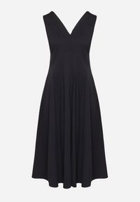 Born2be - Granatowa Sukienka o Rozkloszowanym Kroju z Dekoltem w Serek Alifia. Okazja: na co dzień, na spacer, na imprezę. Typ kołnierza: dekolt w serek. Kolor: niebieski. Długość rękawa: bez rękawów. Typ sukienki: rozkloszowane, proste. Styl: klasyczny, casual #5