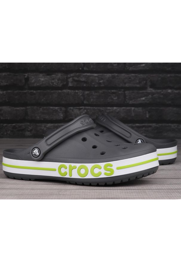 Klapki sportowe Crocs CROCBAND. Kolor: biały, szary, wielokolorowy, zielony. Styl: sportowy