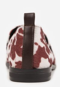 Renee - Brązowe Mokasyny w Krowie Łaty Vices z Wkładką ze Skóry Naturalnej i Paskiem z Przeszyciami Fonarrie. Okazja: na co dzień, na spotkanie biznesowe. Zapięcie: pasek. Kolor: brązowy. Materiał: skóra. Styl: casual, biznesowy, elegancki #7