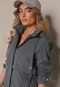Renee - Szara Kurtka Parka z Kapturem i Regulowanymi Troczkami Isalene. Okazja: na co dzień. Typ kołnierza: kaptur. Kolor: szary. Materiał: jeans. Styl: elegancki, casual #4