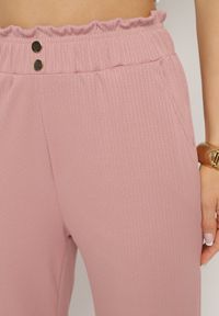 Born2be - Różowe Spodnie Paper Bag z Gumką w Talii i Wysokim Stanem Lunavia. Okazja: na co dzień. Stan: podwyższony. Kolor: różowy. Styl: elegancki, casual #4