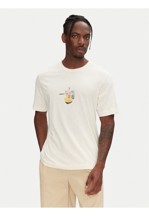 Jack & Jones - Jack&Jones T-Shirt Varenna 12273162 Beżowy Regular Fit. Kolor: beżowy. Materiał: bawełna