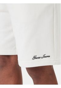 Guess Jeans Szorty sportowe M6GD49 KCPR1 Biały Regular Fit. Kolor: biały. Materiał: bawełna. Styl: sportowy #2