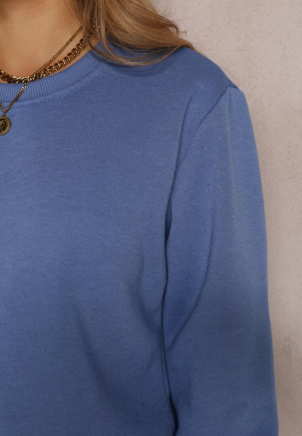Renee - Niebieska Bluza Hullu. Okazja: na co dzień. Kolor: niebieski. Materiał: polar, materiał, dzianina. Długość rękawa: długi rękaw. Długość: długie. Wzór: gładki. Sezon: zima, jesień. Styl: klasyczny, casual