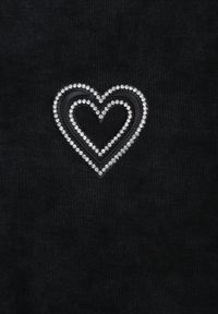 Born2be - Czarny Bawełniany T-shirt z Cyrkoniowym Sercem Arielin. Okazja: na co dzień. Kolor: czarny. Materiał: bawełna. Wzór: aplikacja. Styl: sportowy, klasyczny, casual #5