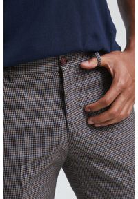medicine - Medicine spodnie męskie kolor brązowy dopasowane. Kolor: brązowy. Materiał: tkanina #3