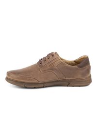 Polbut Buty męskie casual J55 brązowe. Okazja: na co dzień. Kolor: brązowy. Materiał: jeans, skóra. Sezon: jesień, wiosna. Styl: casual #5