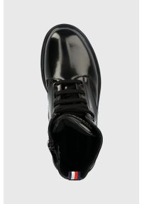 TOMMY HILFIGER - Tommy Hilfiger workery dziecięce kolor czarny. Nosek buta: okrągły. Kolor: czarny. Materiał: skóra, guma #5