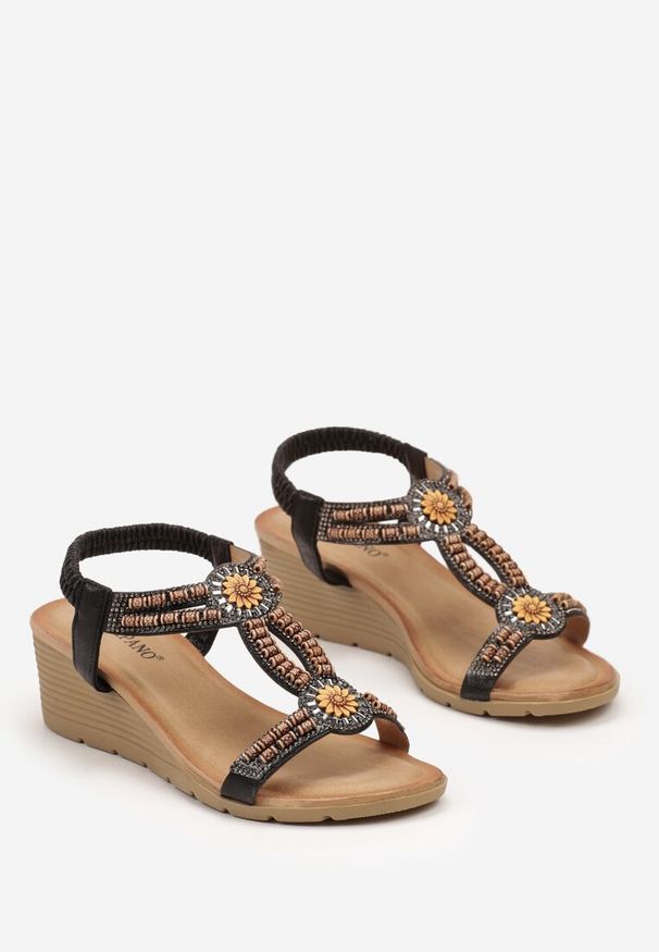 Renee - Czarne Wsuwane Sandały na Koturnie Ozdobione Koralikami i Cyrkoniami Eladawn. Nosek buta: otwarty. Zapięcie: bez zapięcia. Kolor: czarny. Wzór: aplikacja. Sezon: lato. Obcas: na koturnie. Styl: elegancki