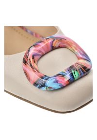Czółenka damskie S.Barski, slingback ze skóry naturalnej z kolorowym obcasem i ozdobną klamrą z regulowanym paskiem, różowe, LZ61-2010. Okazja: na ślub cywilny, na wesele, na imprezę. Zapięcie: klamry. Kolor: beżowy. Materiał: skóra. Wzór: kolorowy. Obcas: na obcasie. Styl: elegancki. Wysokość obcasa: średni #5