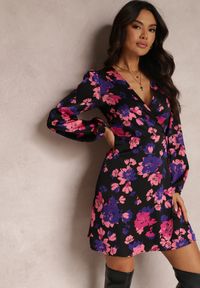Renee - Czarno-Różowa Sukienka Kopertowa w Kwiaty Toxophile. Kolor: czarny. Materiał: tkanina. Wzór: kwiaty. Typ sukienki: kopertowe #1