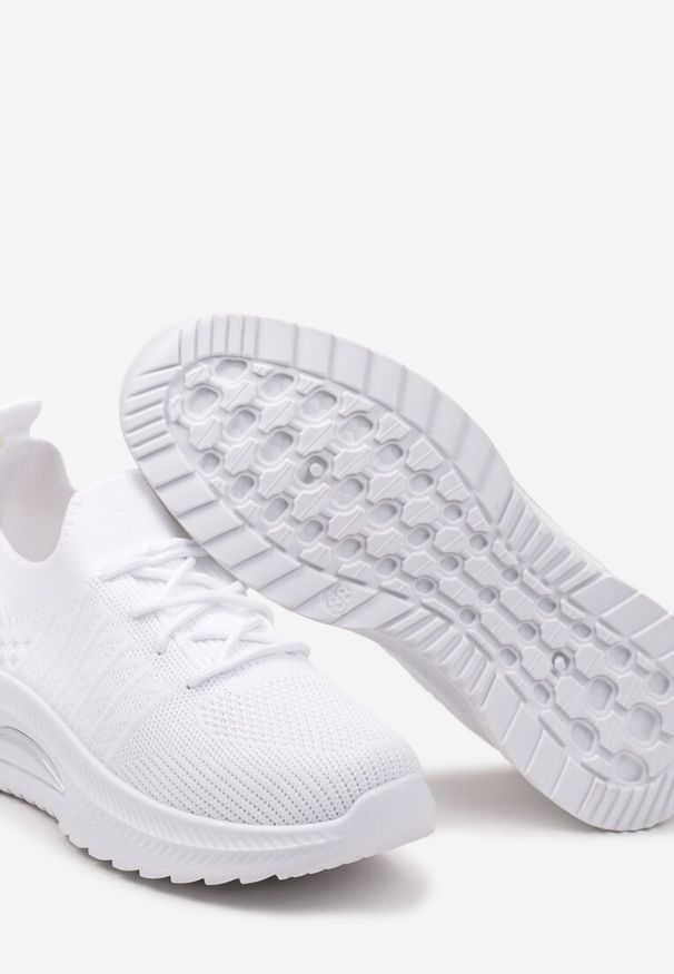 Renee - Białe Wsuwane Buty Sportowe w Skarpetkowym Stylu z Ozdobną Podeszwą Moonlise. Okazja: na co dzień. Zapięcie: bez zapięcia. Kolor: biały. Wzór: aplikacja. Sport: fitness