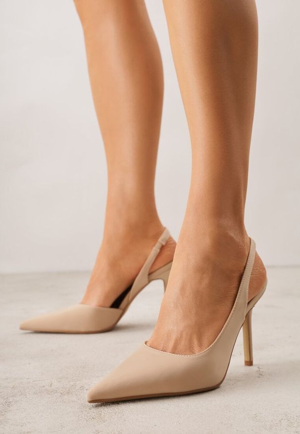Renee - Beżowe Casualowe Sandały na Szpilce Typu Slingback Lamigonia. Okazja: na co dzień. Kolor: beżowy. Obcas: na szpilce. Styl: casual